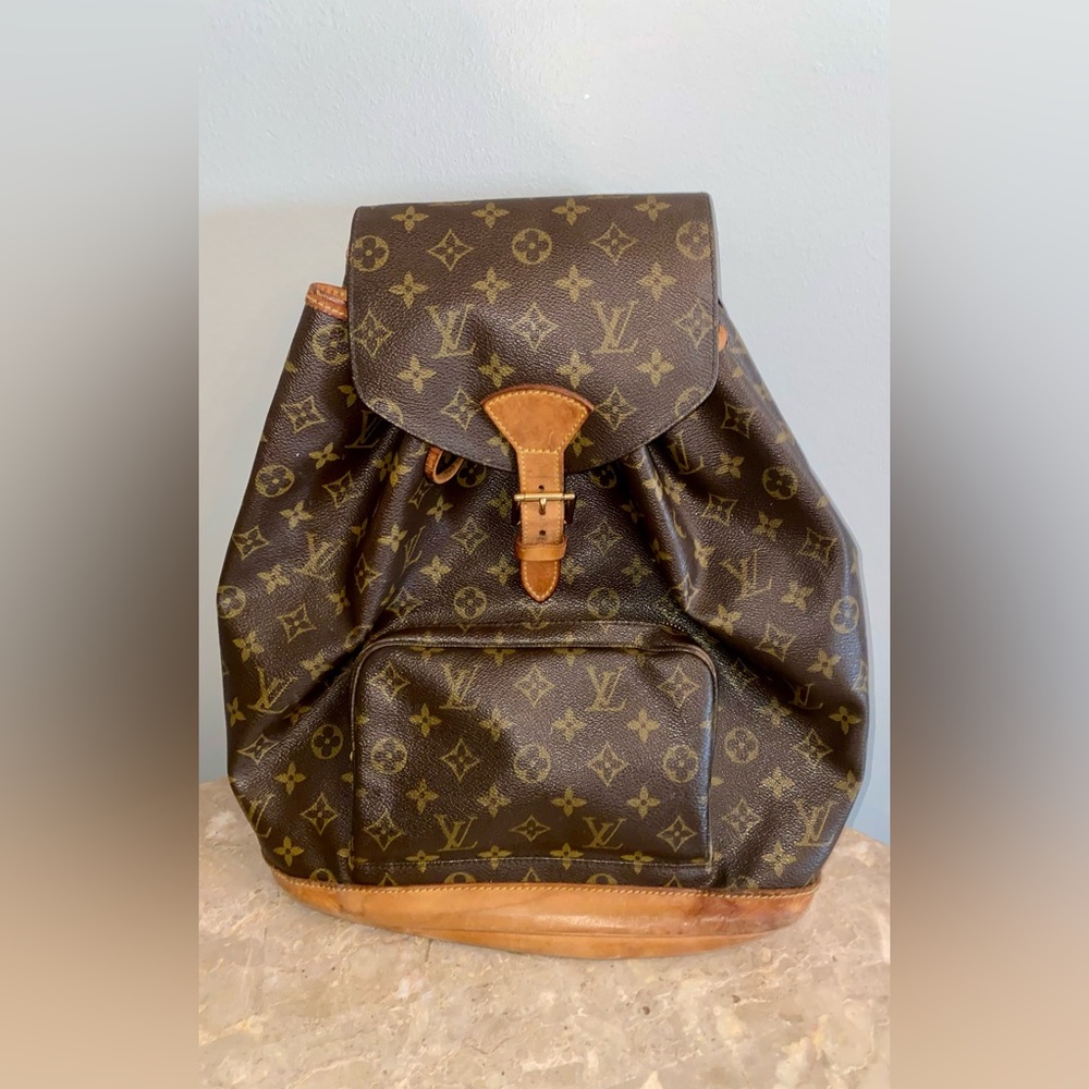 AUTHENTIC Vintage Louis Vuitton Backpack!